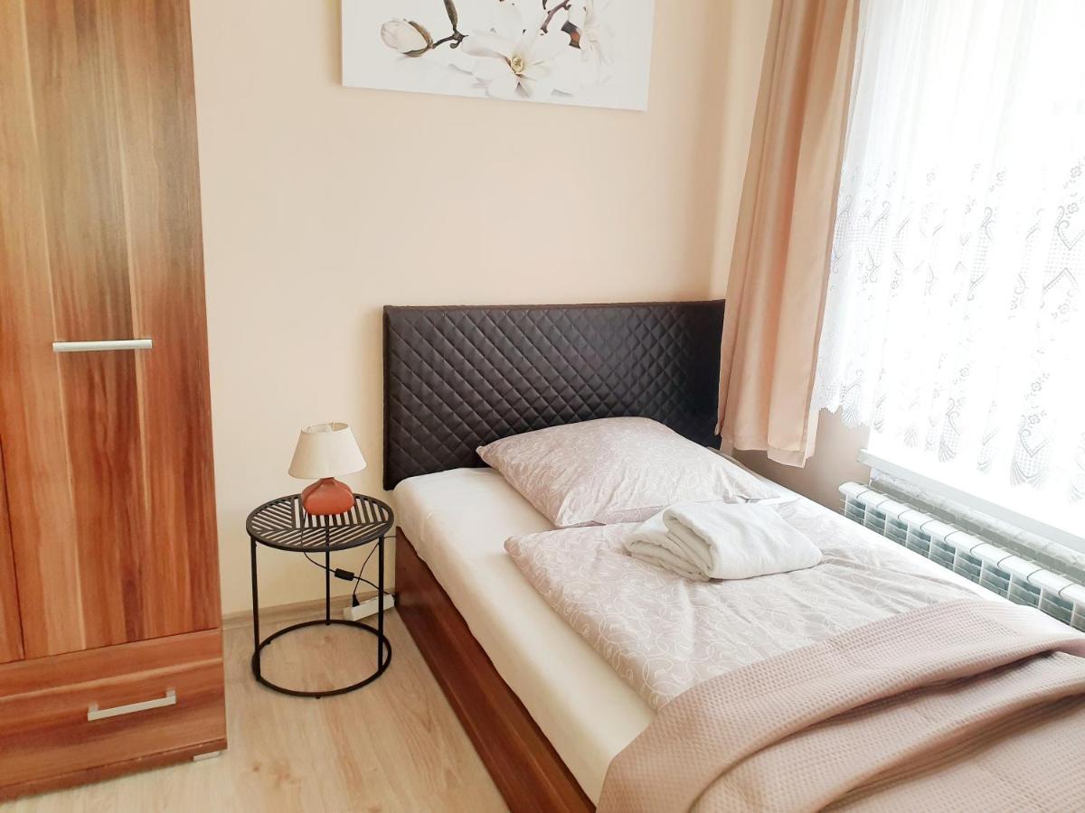 Aparthouse Apartamenty Centrum - In The City Center Near The Train Station Katowice Rum bild
