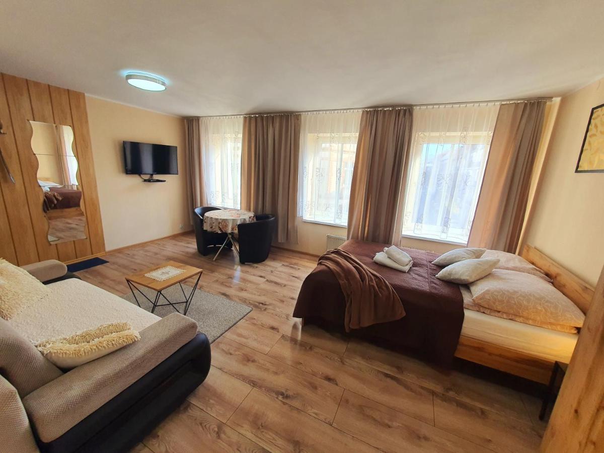 Aparthouse Apartamenty Centrum - In The City Center Near The Train Station Katowice Exteriör bild