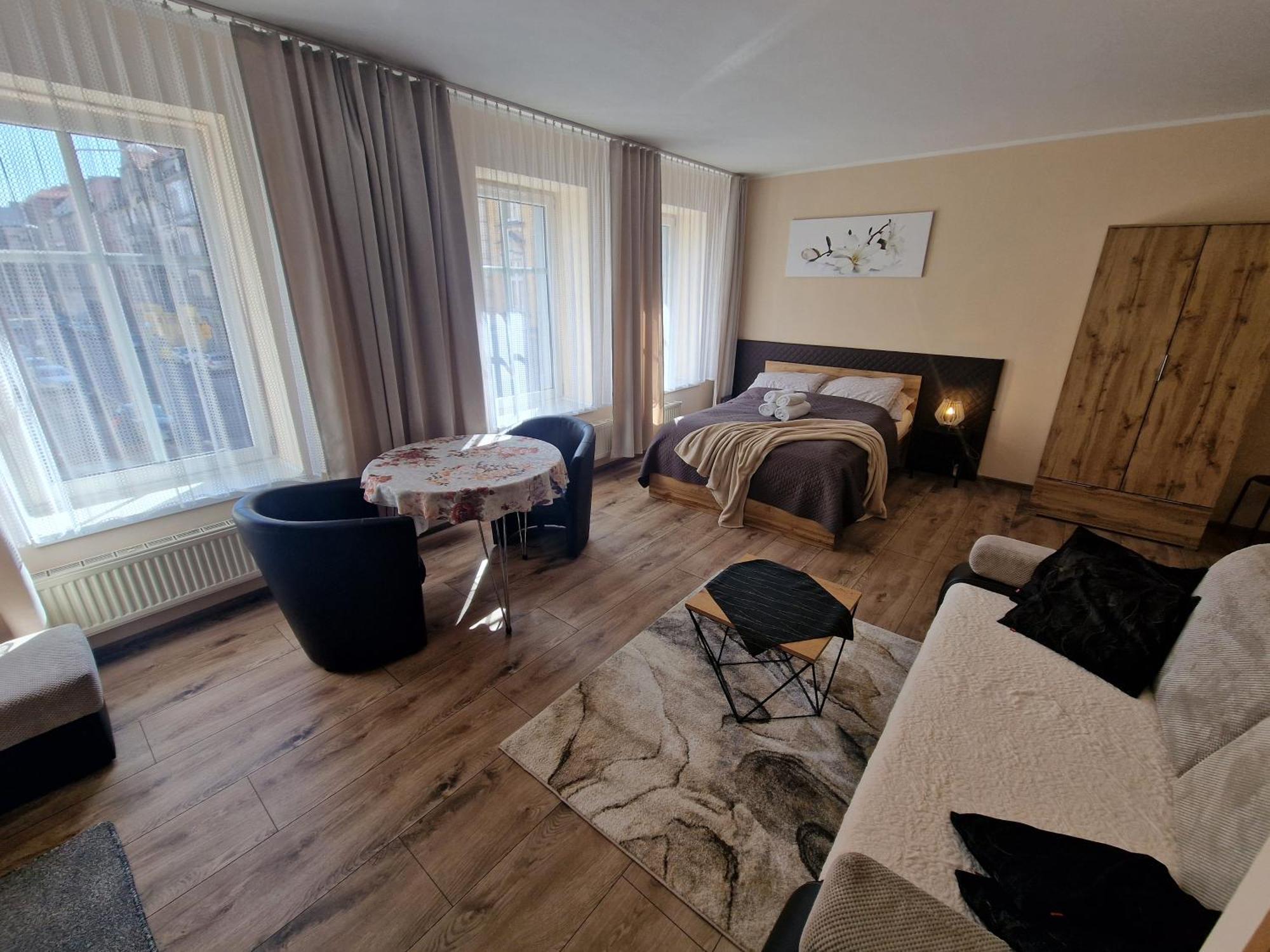 Aparthouse Apartamenty Centrum - In The City Center Near The Train Station Katowice Exteriör bild