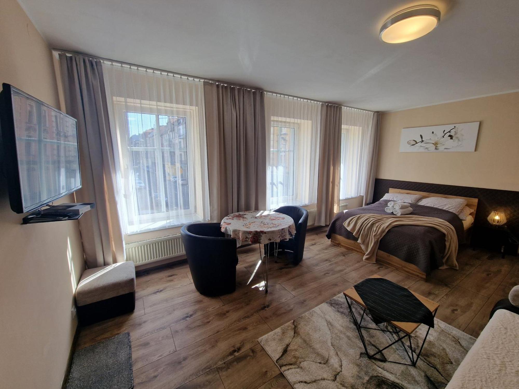 Aparthouse Apartamenty Centrum - In The City Center Near The Train Station Katowice Exteriör bild