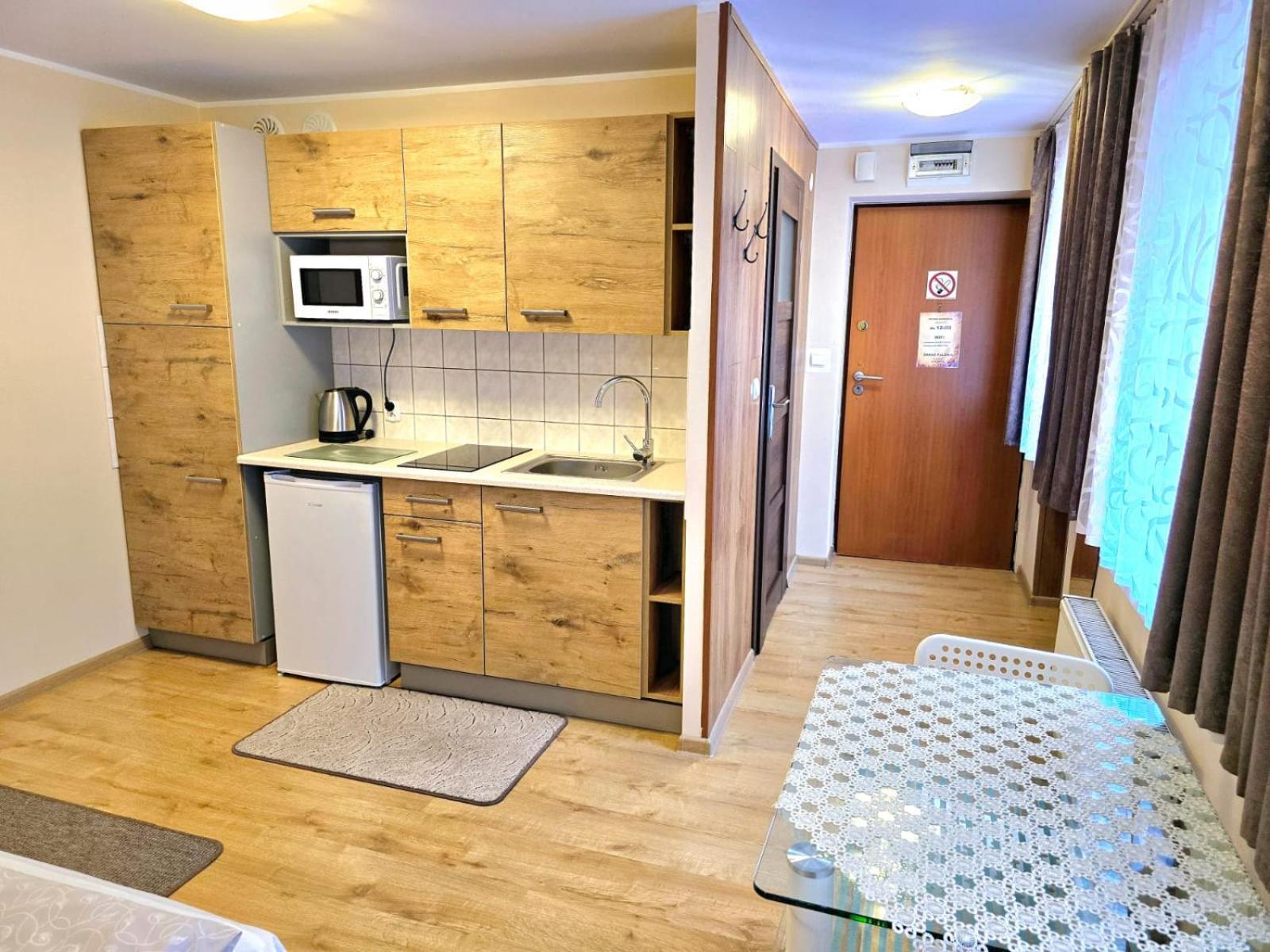 Aparthouse Apartamenty Centrum - In The City Center Near The Train Station Katowice Exteriör bild