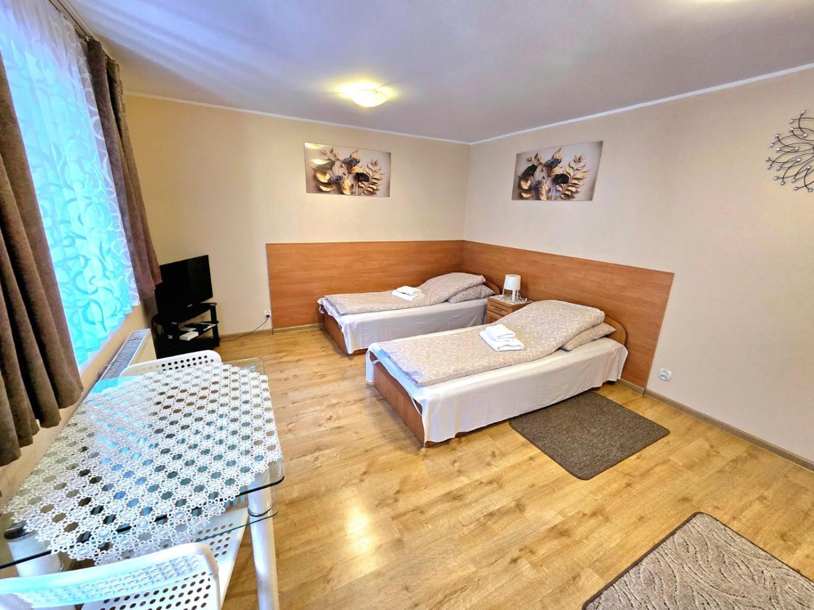 Aparthouse Apartamenty Centrum - In The City Center Near The Train Station Katowice Exteriör bild