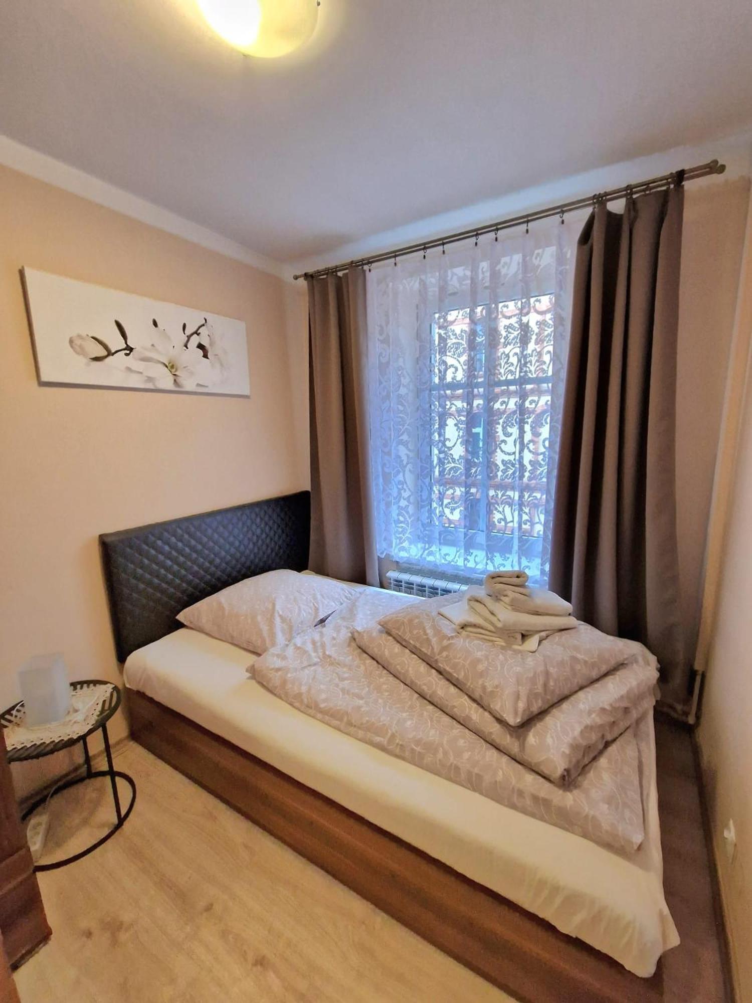 Aparthouse Apartamenty Centrum - In The City Center Near The Train Station Katowice Exteriör bild