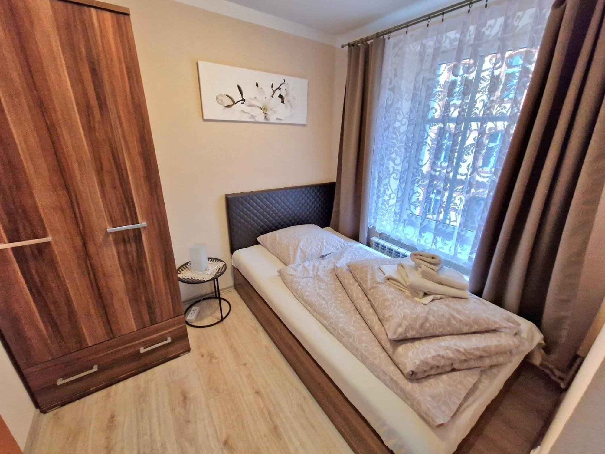 Aparthouse Apartamenty Centrum - In The City Center Near The Train Station Katowice Exteriör bild