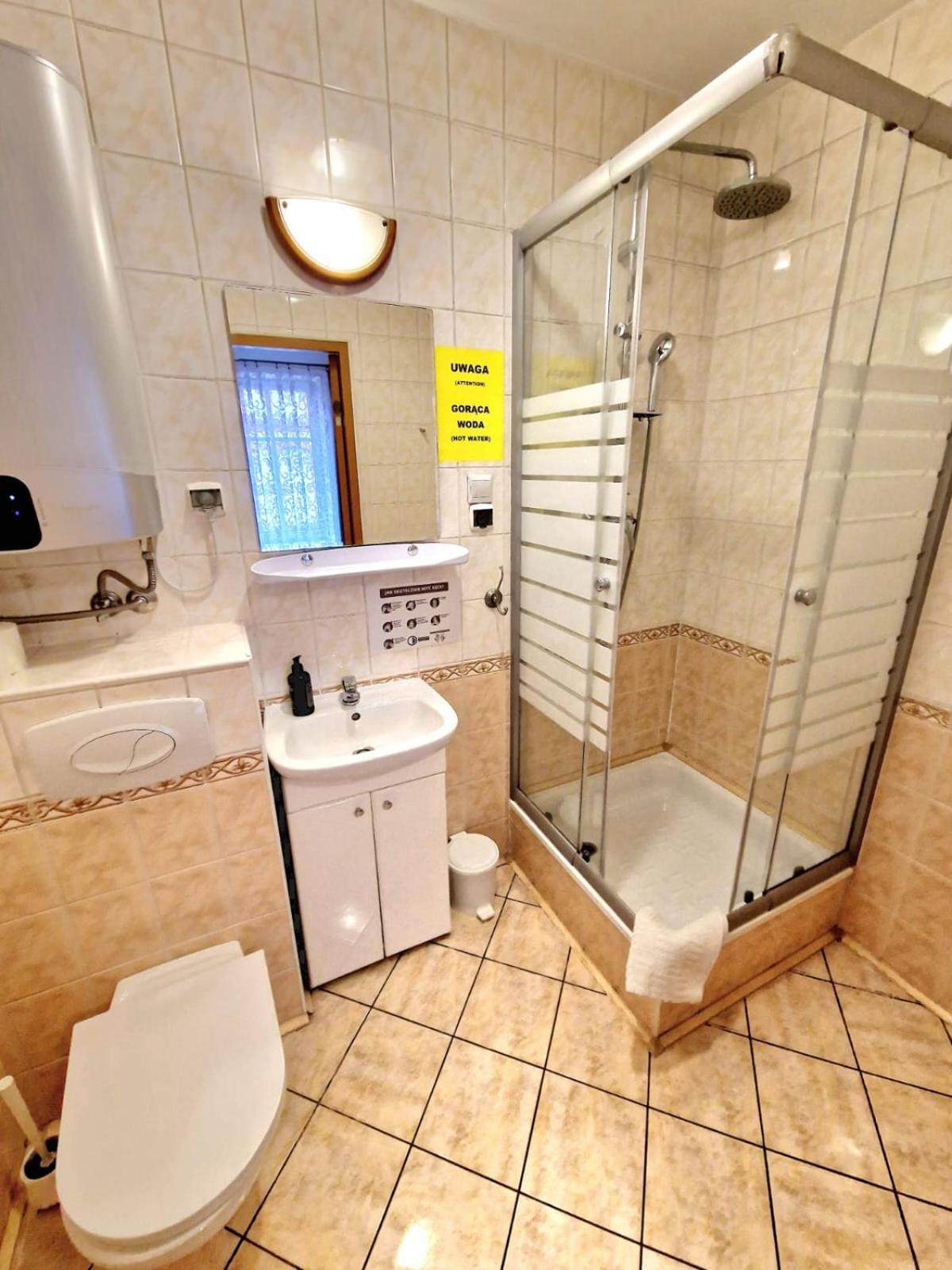 Aparthouse Apartamenty Centrum - In The City Center Near The Train Station Katowice Rum bild