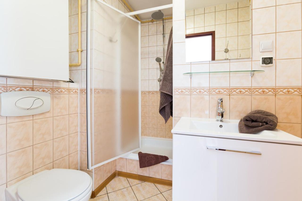 Aparthouse Apartamenty Centrum - In The City Center Near The Train Station Katowice Exteriör bild